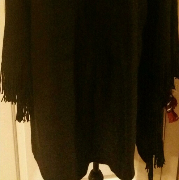 Poncho - Picture 4 of 5